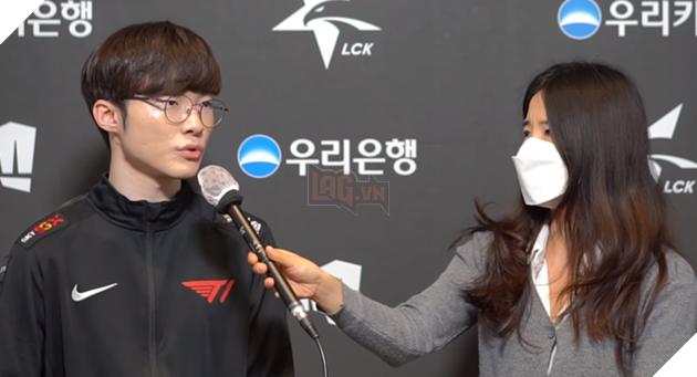 Bị mắng vô cớ vì đeo khẩu trang khi phỏng vấn Faker, nữ phóng viên LMHT bực tức phản pháo: Bạn bị bệnh thượng đẳng à? - Ảnh 1.