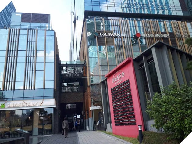 MC của LCK bị sốt cao, cả giải đấu bị cách ly, Faker tình hình ra sao? - Ảnh 3.