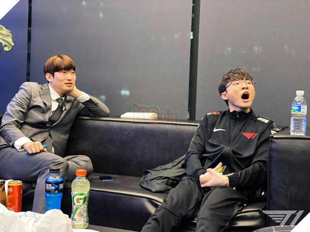 LMHT: T1 dễ dàng bóp nghẹt SANDBOX, nhưng Faker vẫn chưa thể đạt kỷ lục mạng hạ gục vì chiến thuật quá... buồn ngủ - Ảnh 4.