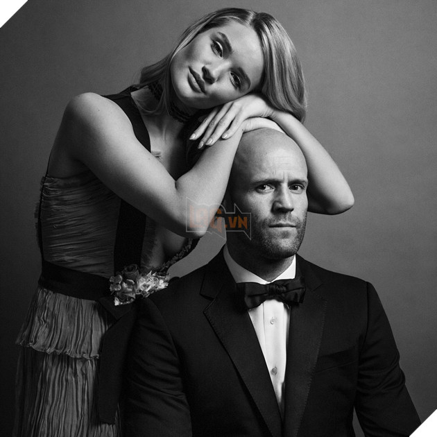 Điểm danh những cặp đôi ngôi sao dù lệch tuổi vẫn tình bể bình 