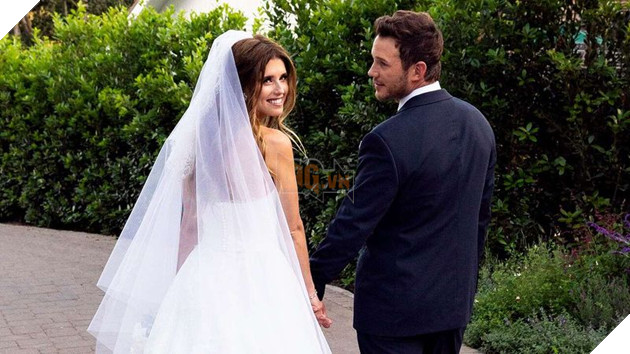 Điểm danh những cặp đôi ngôi sao dù lệch tuổi vẫn tình bể bình  5