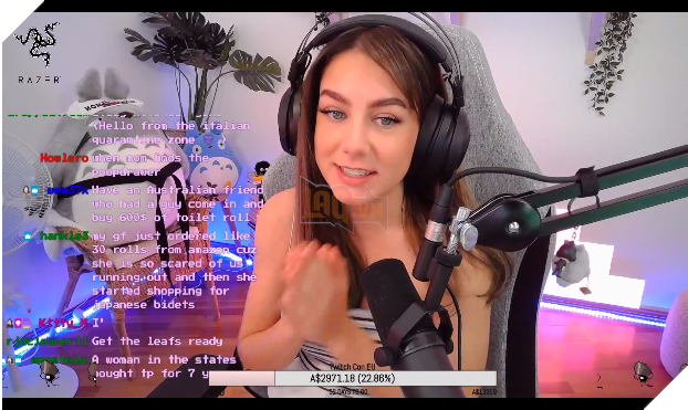 Kì lạ cô nàng streamer cầu mong fan donate....giấy vệ sinh cho mình thay vì tiền