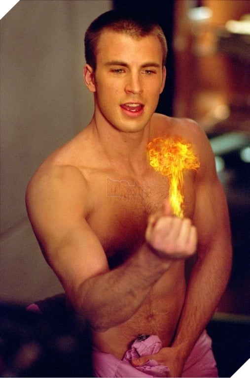 Tổng hợp những cảnh nóng bỏng mắt của dàn siêu anh hùng Avengers 4