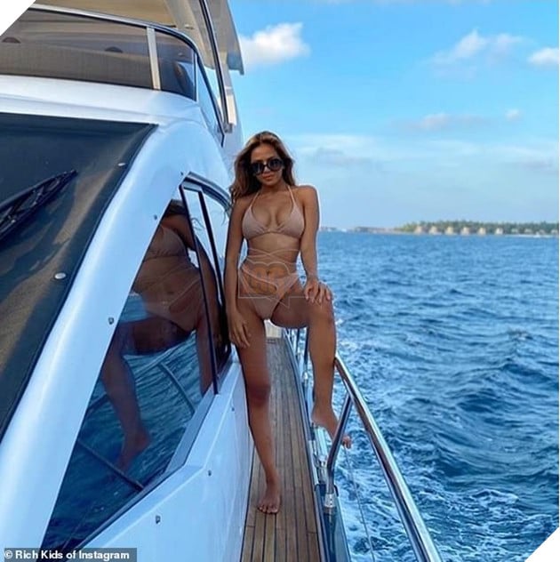 Cuộc sống sang chảnh của Rich Kid thế giới giữa mùa dịch: siêu xe, chuyên cơ riêng, khẩu trang hàng hiệu - Ảnh 3.