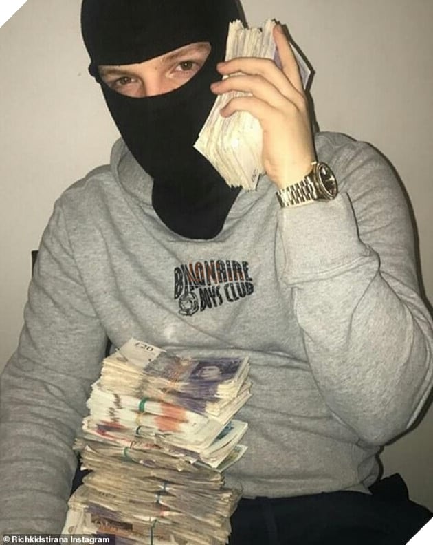 Cuộc sống sang chảnh của Rich Kid thế giới giữa mùa dịch: siêu xe, chuyên cơ riêng, khẩu trang hàng hiệu - Ảnh 5.