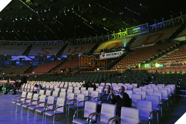 CS:GO cán mốc 1 triệu người chơi, lần đầu tiên sau 8 năm được phát hành  3