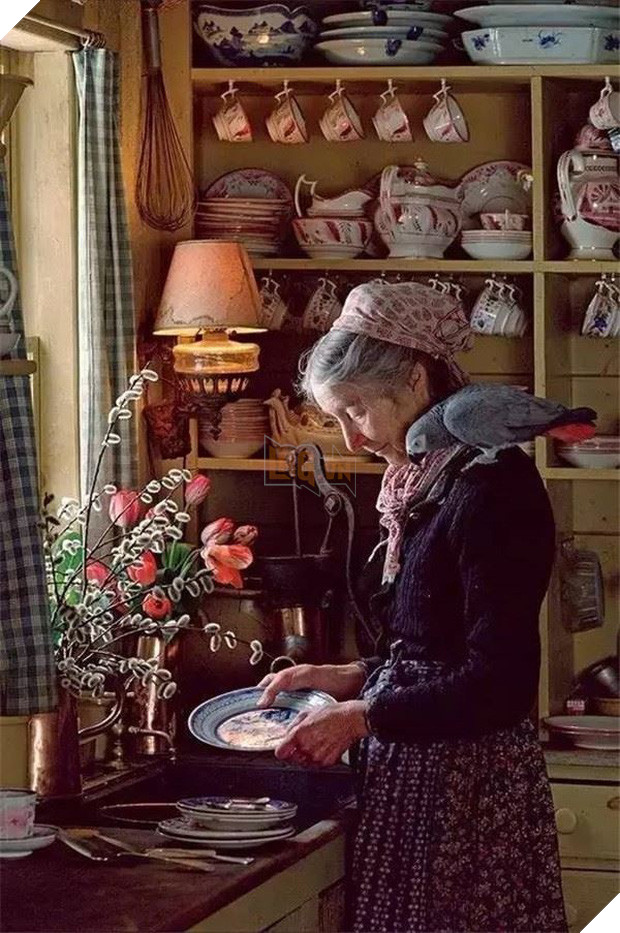 Ngôi nhà cổ tích có thật của bà cụ 92 tuổi khiến ai ai cũng phải trầm trồ, ước mơ - Ảnh 15.