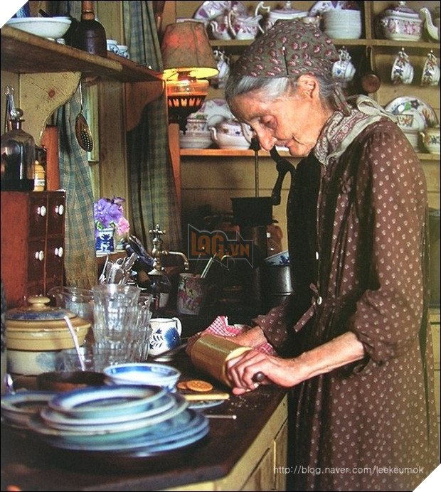 Ngôi nhà cổ tích có thật của bà cụ 92 tuổi khiến ai ai cũng phải trầm trồ, ước mơ - Ảnh 16.