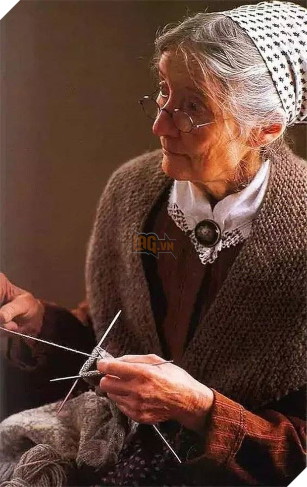 Ngôi nhà cổ tích có thật của bà cụ 92 tuổi khiến ai ai cũng phải trầm trồ, ước mơ - Ảnh 3.