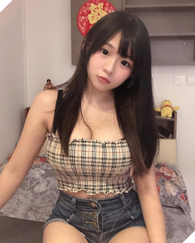Chiêu trò như cô nàng streamer, mặt xinh dáng đẹp nhưng vẫn selfie kín mít khoe sự gợi cảm để nổi tiếng - Ảnh 1.