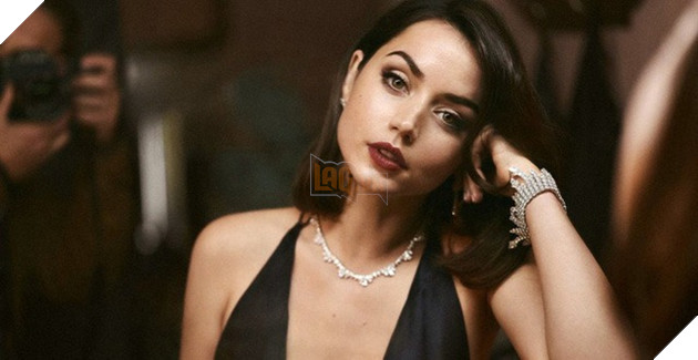 Ngắm loạt ảnh nóng bỏng của Bondgirl mới được ví như quả bom sex đương đại 2