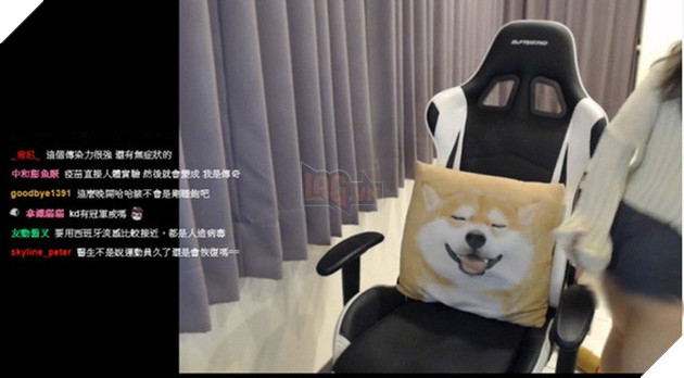 Thấy lượng người xem sụt giảm, cô nàng streamer mặc áo mỏng tang, nhìn xuyên thấu lên sóng nhưng lại ăn cả rổ gạch đá từ dân mạng - Ảnh 3.