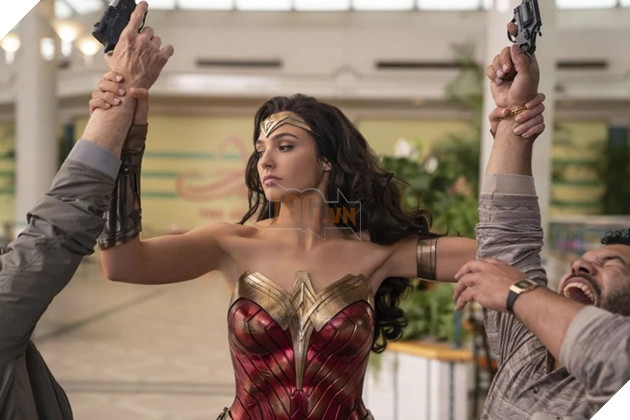 Wonder Woman 1984: Tiết lộ hình ảnh của cả hai phản diện Cheetah & Maxwell 2