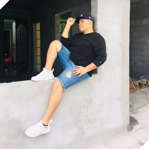 Đang bị cách ly thì thèm bim bim, thanh niên sai boss đi mua giùm và diễn biến cười ra nước mắt - Ảnh 1.