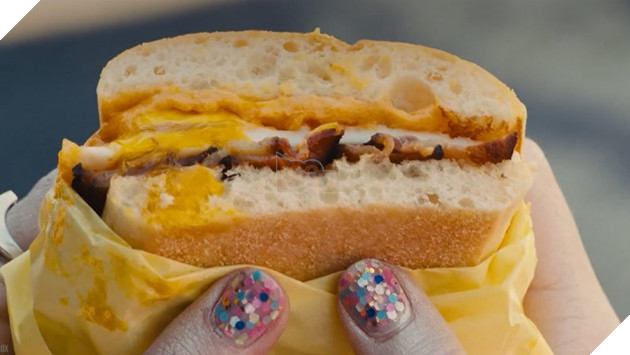 Bật mí cách làm bánh kẹp khiến Harley Quinn phát cuồng trong Birds of Prey