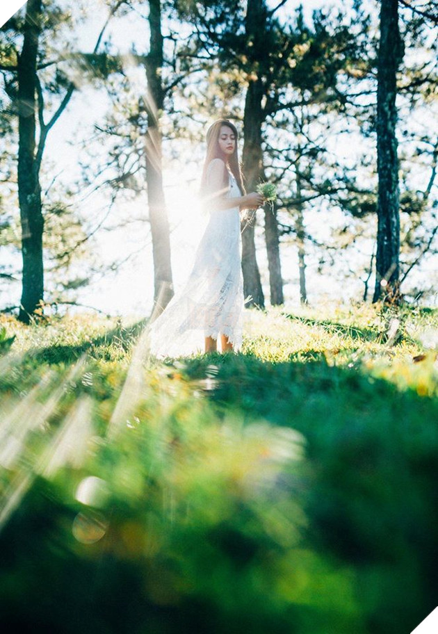 LMHT: Chán vì phải cách ly nhiều ngày, Minh Nghi bất ngờ đổi style gợi cảm khiến fan mất máu 3