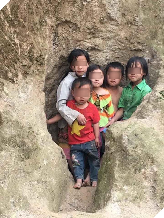 Bố mẹ bán chó khi hết tiền vì dịch, cô bé đuổi theo nhất quyết níu lại: Chú đừng bắt con chó này của cháu, cháu không bán đâu 5