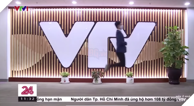 Không chỉ cà khịa cực duyên dáng, MC mặn nhất VTV còn có màn đu trend nhảy trên không khiến dân tình thả tim rần rần - Ảnh 3.