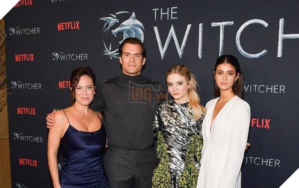 The Witcher hé lộ bức ảnh phim trường Season 2 trước mùa COVID-19