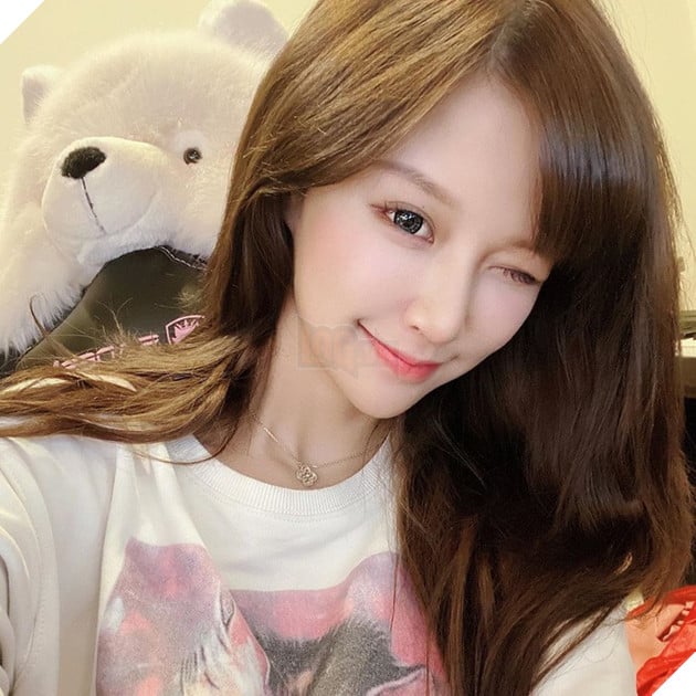 Biến mất 1 năm, nữ streamer bất ngờ quay lại với tạo hình gợi cảm, fan ngạc nhiên: Một năm khiến vòng một con người thay đổi nhiều thế ư - Ảnh 1.