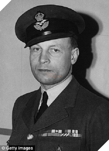 Phiên bản ngoài đời thực của Điệp viên 007 là ai? 2