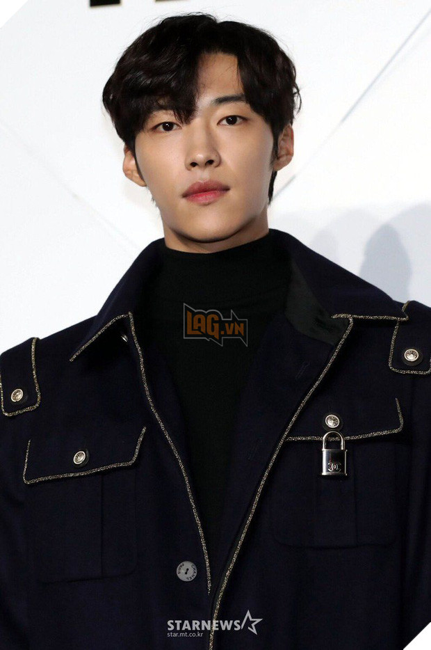 Tìm hiểu dàn diễn viên của bộ phim Quân vương bất diệt đang hot trên Netflix 29