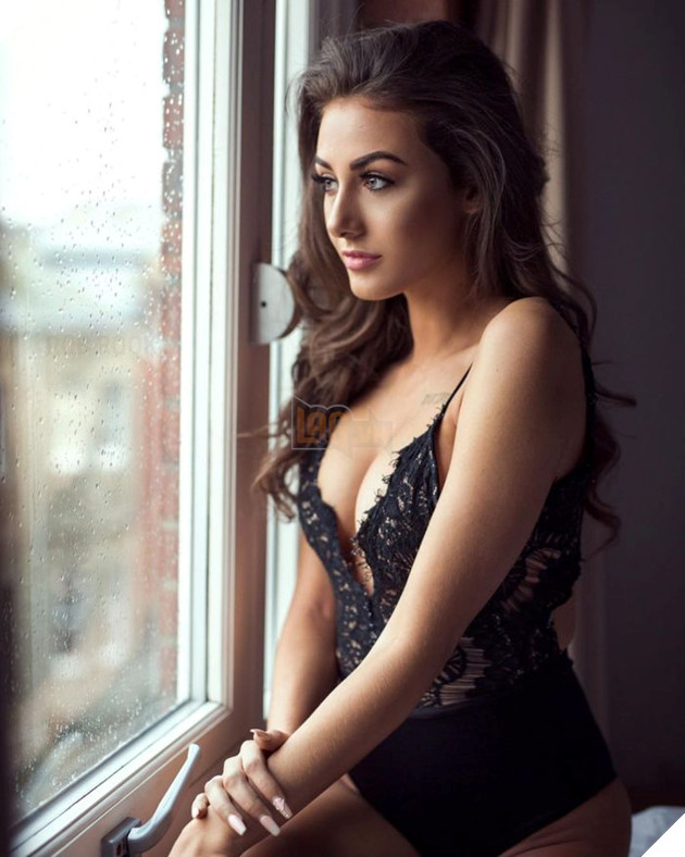 Loạt ảnh nóng bỏng của những cô gái trong Too Hot To Handle