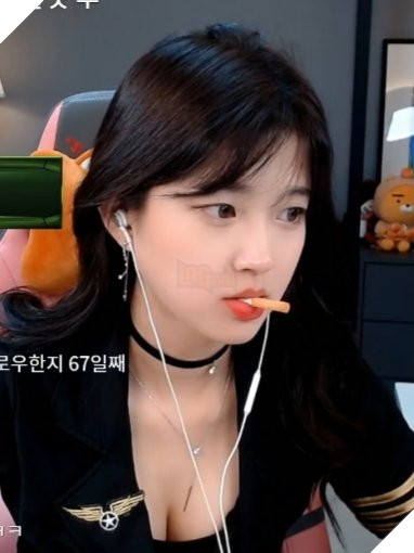 Nữ streamer LMHT cần cù bù siêng năng - Stream gần như liên tục 76 tiếng chỉ để thoát khỏi Đồng IV - Ảnh 7.