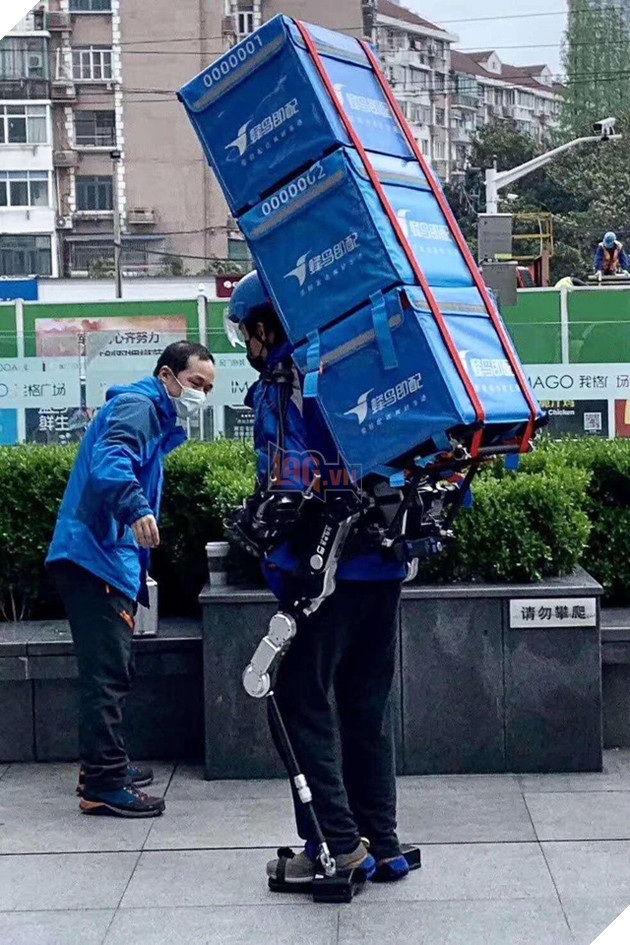  Xuất hiện anh chàng shipper như bước từ trong Death Stranding ra đời thực - Ảnh 4.