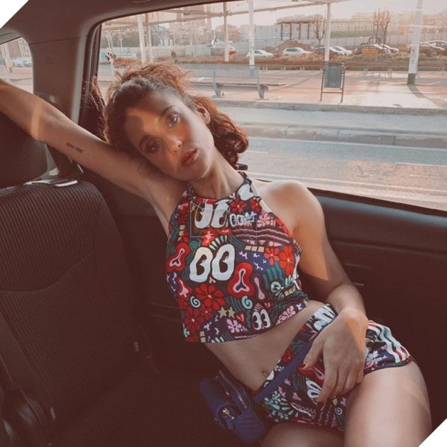 Loạt ảnh quyến rũ của Hot girl Instagram nổi tiếng từng xuất hiện trong bom tấn Money Heist, Elite 4