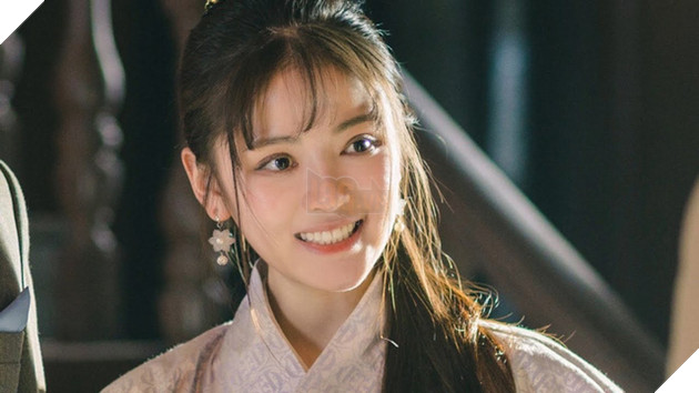 Nữ streamer xinh đẹp là diễn viên nổi tiếng, bật khóc ngay trên sóng khiến người xem ngỡ ngàng và thương cảm - Ảnh 1.