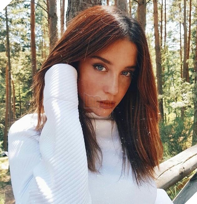 Loạt ảnh quyến rũ của Hot girl Instagram nổi tiếng từng xuất hiện trong bom tấn Money Heist, Elite 2