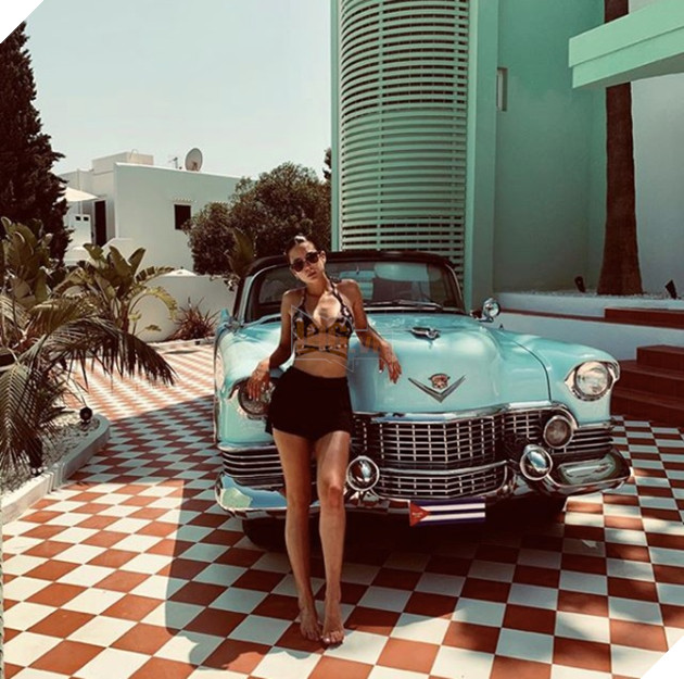 Loạt ảnh quyến rũ của Hot girl Instagram nổi tiếng từng xuất hiện trong bom tấn Money Heist, Elite 5