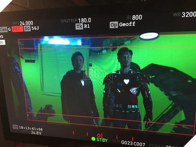 Avengers: Infinity War: Fan phấn khích trước loạt ảnh hậu trường Doctor Strange mặc giáp Iron Man 2
