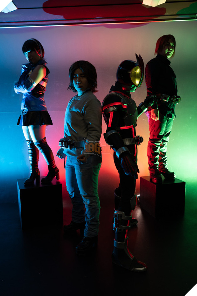 Lác mắt trước độ chịu chơi của cosplayer khi hóa thân thành Kamen Rider Faiz - Ảnh 8.