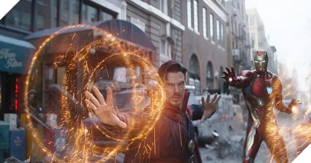Avengers: Infinity War: Fan phấn khích trước loạt ảnh hậu trường Doctor Strange mặc giáp Iron Man
