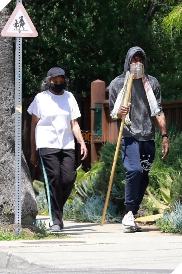 Nguyên nhân khiến Black Panther xuống cân trầm trọng đến mức phải chống gậy khi di chuyển? 3