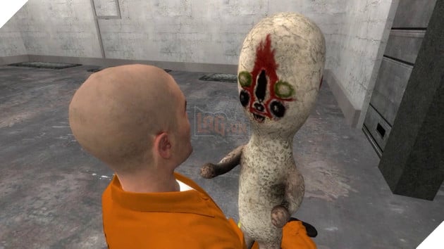 SCP-173 CLOSING DOOR - YouTube