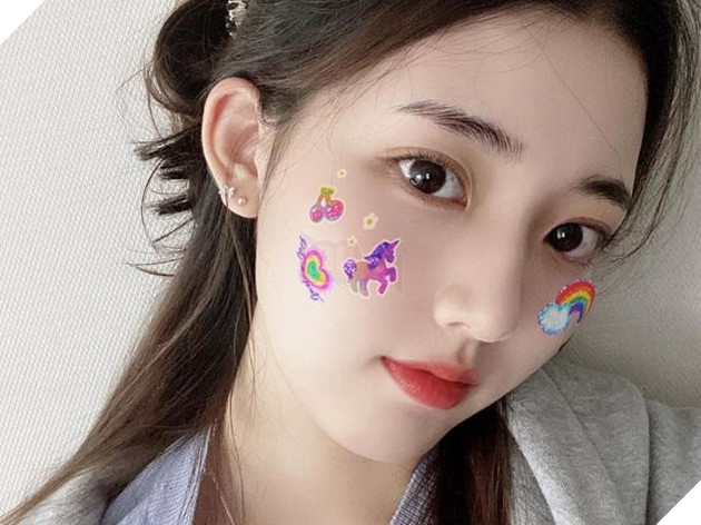 Nhan sắc đời thực của gái làng chơi trong Extracurricular - tựa phim 18+ về nạn mại dâm học đường của Netflix 2