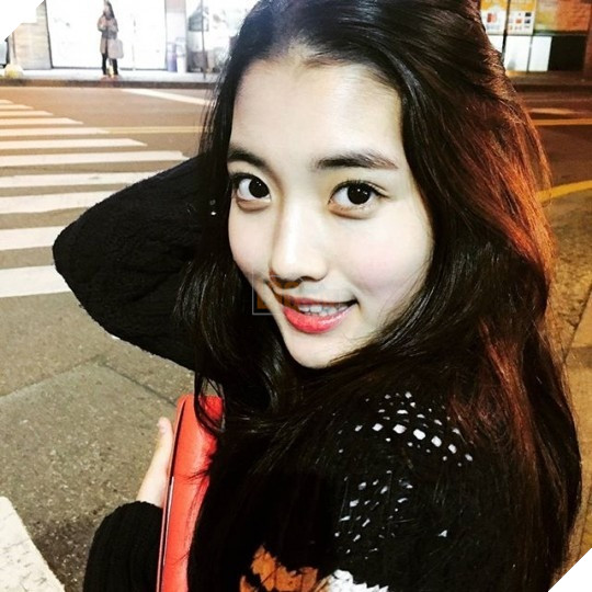 Nhan sắc đời thực của gái làng chơi trong Extracurricular - tựa phim 18+ về nạn mại dâm học đường của Netflix 10