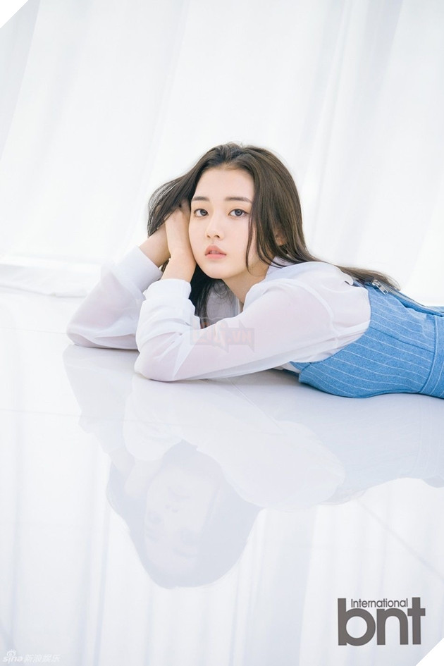 Nhan sắc đời thực của gái làng chơi trong Extracurricular - tựa phim 18+ về nạn mại dâm học đường của Netflix 17