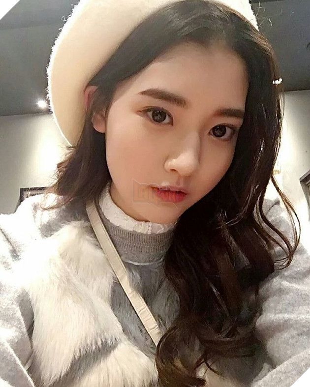 Nhan sắc đời thực của gái làng chơi trong Extracurricular - tựa phim 18+ về nạn mại dâm học đường của Netflix 5