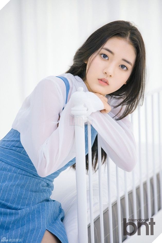 Nhan sắc đời thực của gái làng chơi trong Extracurricular - tựa phim 18+ về nạn mại dâm học đường của Netflix 16