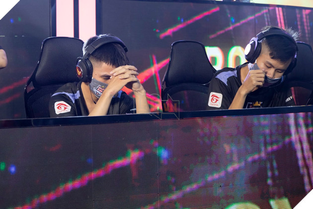 Chung kết Free Fire Đấu trường Sinh tồn mùa Xuân 2020: Nhà vua ngã ngựa , hào quang gọi tên V - Gaming 7