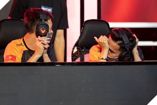 Chung kết Free Fire Đấu trường Sinh tồn mùa Xuân 2020: Nhà vua ngã ngựa , hào quang gọi tên V - Gaming 11