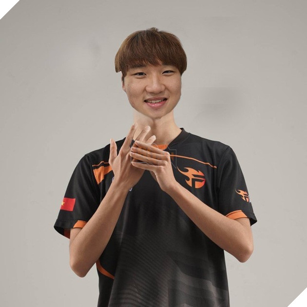 Team Flash chính thức công bố bản hợp đồng mới Profit theo phong cách các bạn giả vờ bất ngờ đi cho vui - Ảnh 5.