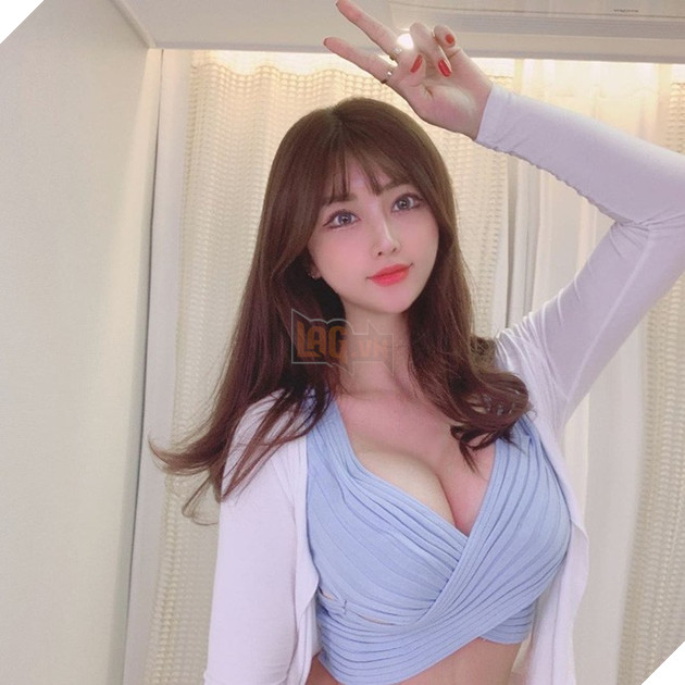 Mặt xinh dáng đẹp, thế nhưng nữ streamer lại khiến 500 anh em sợ hãi vì thần thái cực đơ, không khác gì ma nơ canh khi lên sóng - Ảnh 9.