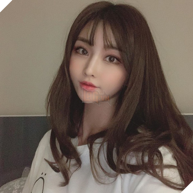 Mặt xinh dáng đẹp, thế nhưng nữ streamer lại khiến 500 anh em sợ hãi vì thần thái cực đơ, không khác gì ma nơ canh khi lên sóng - Ảnh 10.