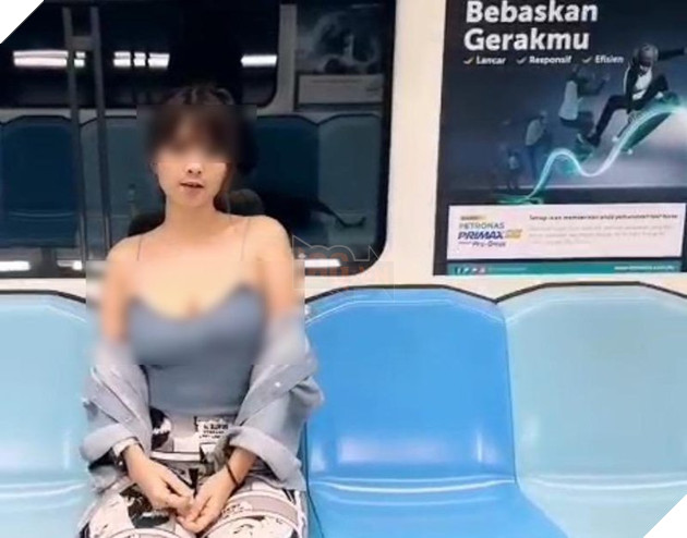 Hành động phản cảm trên tàu điện, nữ streamer người Malaysia bị cư dân mạng phản đối kịch liệt 3