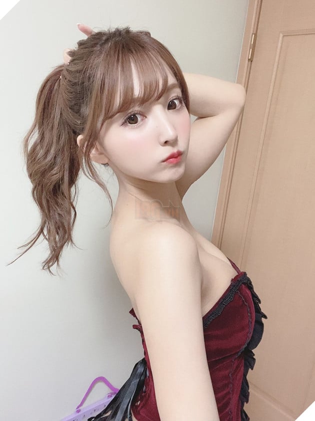 Chạm mốc nửa triệu người theo dõi trên TikTok, idol quốc dân Yua Mikami vui mừng cảm ơn fan hâm mộ - Ảnh 9.